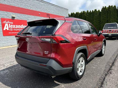 2020 Toyota RAV4 XLE
