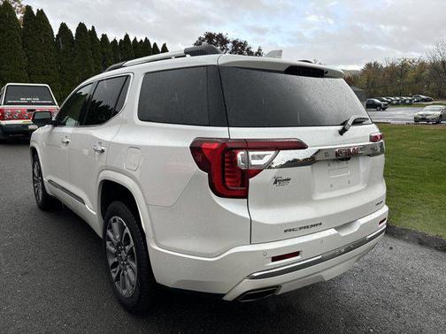 2022 GMC Acadia Denali