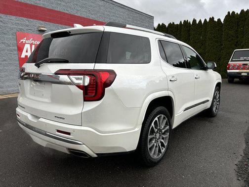 2022 GMC Acadia Denali