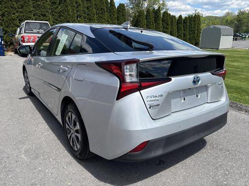 Classic Silver Metallic 2019 Toyota Prius XLE