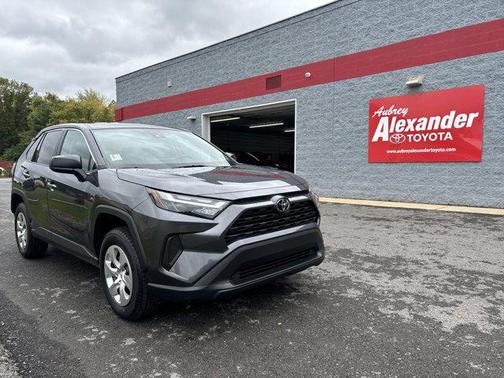 2023 Toyota RAV4 LE