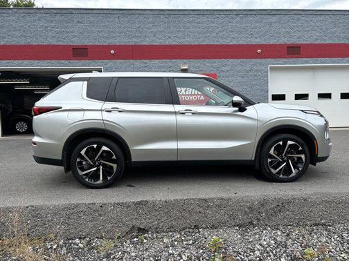 2022 Mitsubishi Outlander ES 2.5 2WD