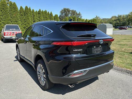 2022 Toyota Venza XLE