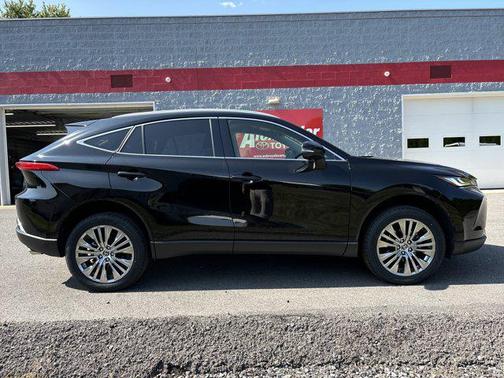 2022 Toyota Venza XLE