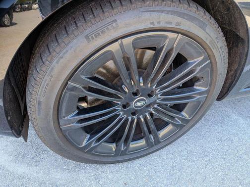 Santorini Black Metallic 2023 Land Rover Range Rover P530 SE