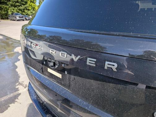 Santorini Black Metallic 2023 Land Rover Range Rover P530 SE