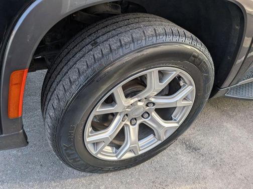 2022 Jeep Wagoneer Series II 4x2