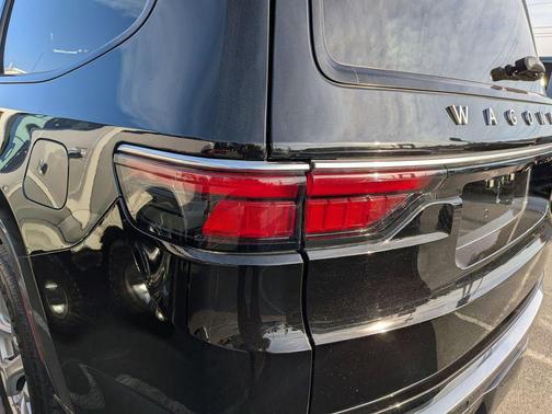 2022 Jeep Wagoneer Series II 4x2