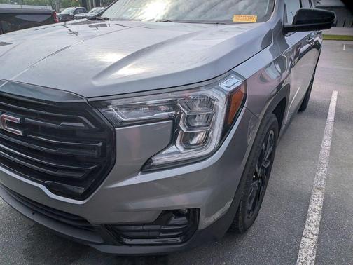 Sterling Metallic 2024 GMC Terrain SLT