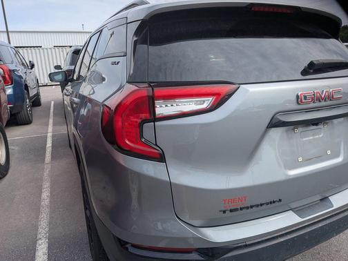 Sterling Metallic 2024 GMC Terrain SLT