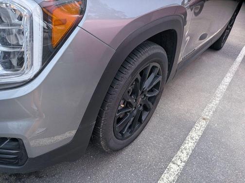 Sterling Metallic 2024 GMC Terrain SLT