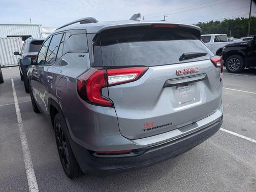 Sterling Metallic 2024 GMC Terrain SLT