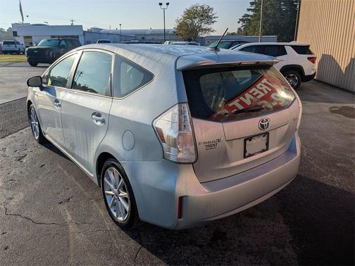 2013 Toyota Prius v Two