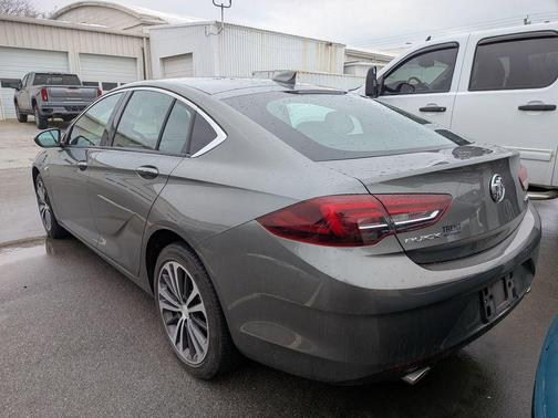 2018 Buick Regal Sportback Essence