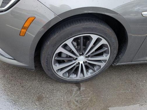 2018 Buick Regal Sportback Essence