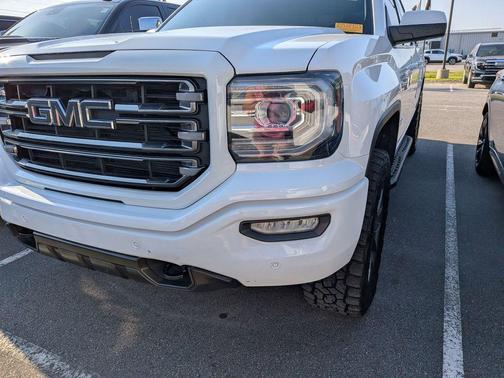 Summit White 2017 GMC Sierra 1500 SLT