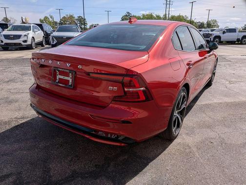 Fusion Red Metallic 2024 Volvo S60 B5 Plus Dark Theme
