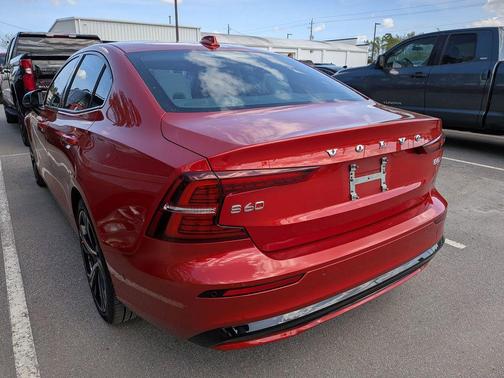 Fusion Red Metallic 2024 Volvo S60 B5 Plus Dark Theme