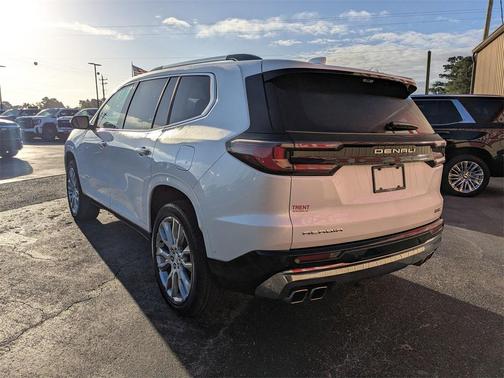 2024 GMC Acadia Denali