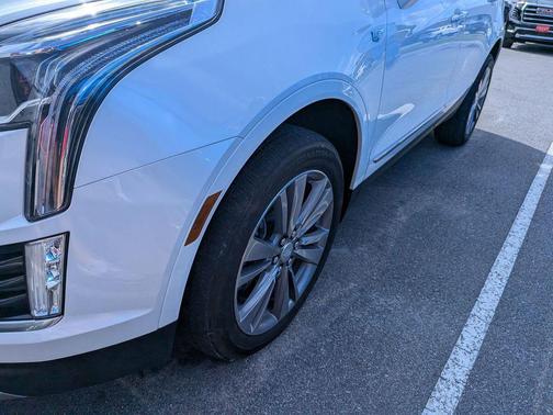Crystal White Tricoat 2024 Cadillac XT5 Premium Luxury