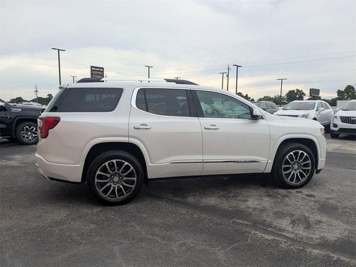 2022 GMC Acadia Denali