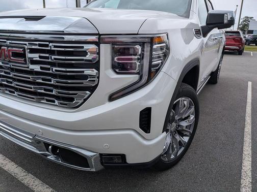 White Frost Tricoat 2023 GMC Sierra 1500 Denali