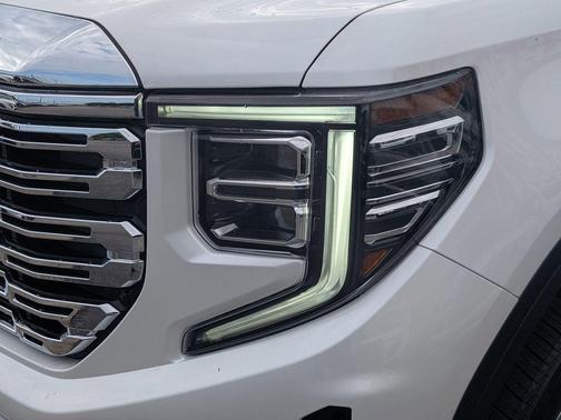 White Frost Tricoat 2023 GMC Sierra 1500 Denali