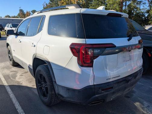 2022 GMC Acadia AWD AT4