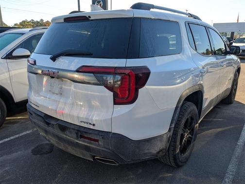 2022 GMC Acadia AWD AT4