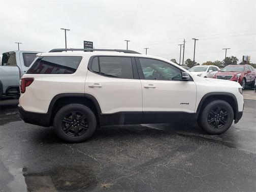 2022 GMC Acadia AWD AT4