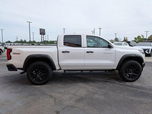Summit White 2024 Chevrolet Colorado Trail Boss