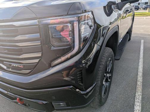 Onyx Black 2025 GMC Sierra 1500 AT4