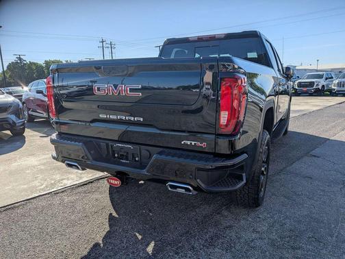 Onyx Black 2025 GMC Sierra 1500 AT4
