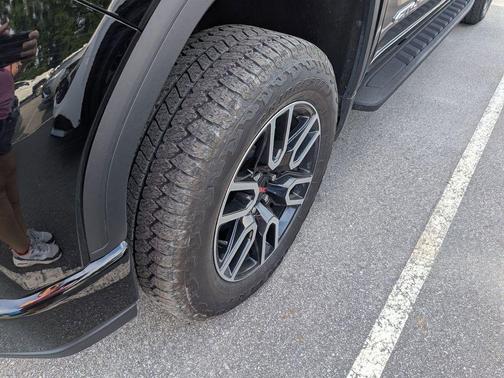Onyx Black 2025 GMC Sierra 1500 AT4