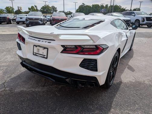 Arctic White 2024 Chevrolet Corvette Stingray w/3LT