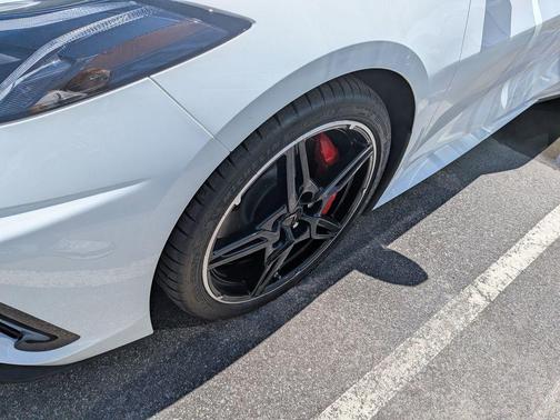 Arctic White 2024 Chevrolet Corvette Stingray w/3LT