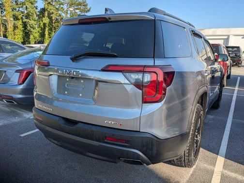 2022 GMC Acadia AWD AT4