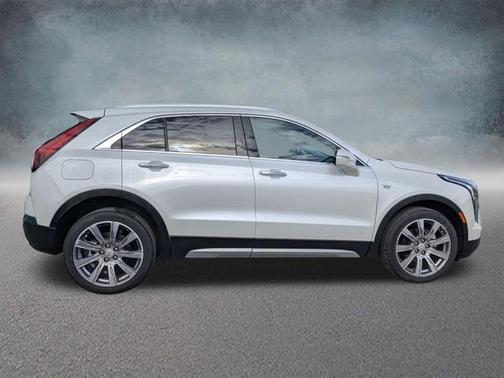 2022 Cadillac XT4 Premium Luxury