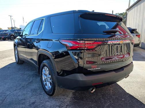 2023 Chevrolet Traverse LS
