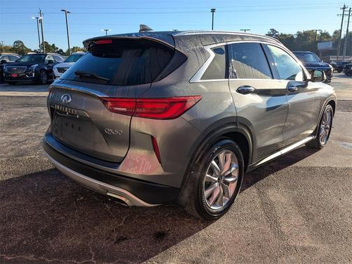 2022 INFINITI QX50 LUXE