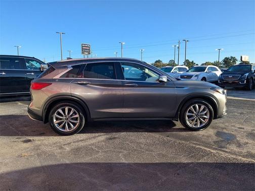 2022 INFINITI QX50 LUXE