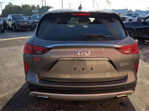 2022 INFINITI QX50 LUXE