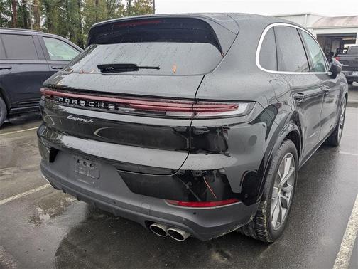 2024 Porsche Cayenne S