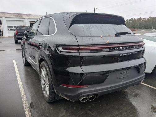 2024 Porsche Cayenne S