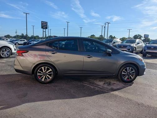 2022 Nissan Versa 1.6 SV