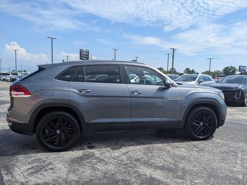 2022 Volkswagen Atlas Cross Sport 3.6L V6 SE w/Technology