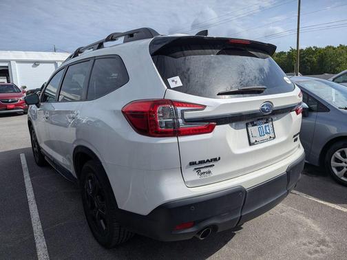 Crystal White Pearl 2023 Subaru Ascent Onyx Edition Limited 7-Passenger