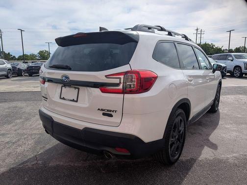 Crystal White Pearl 2023 Subaru Ascent Onyx Edition Limited 7-Passenger