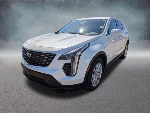 Crystal White Tricoat 2023 Cadillac XT4 Luxury