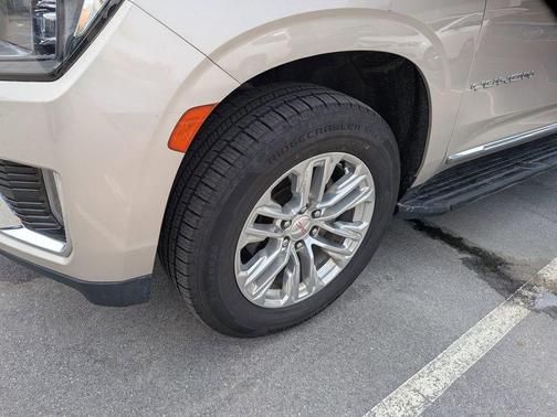 Pearl Beige Metallic 2021 GMC Yukon SLT